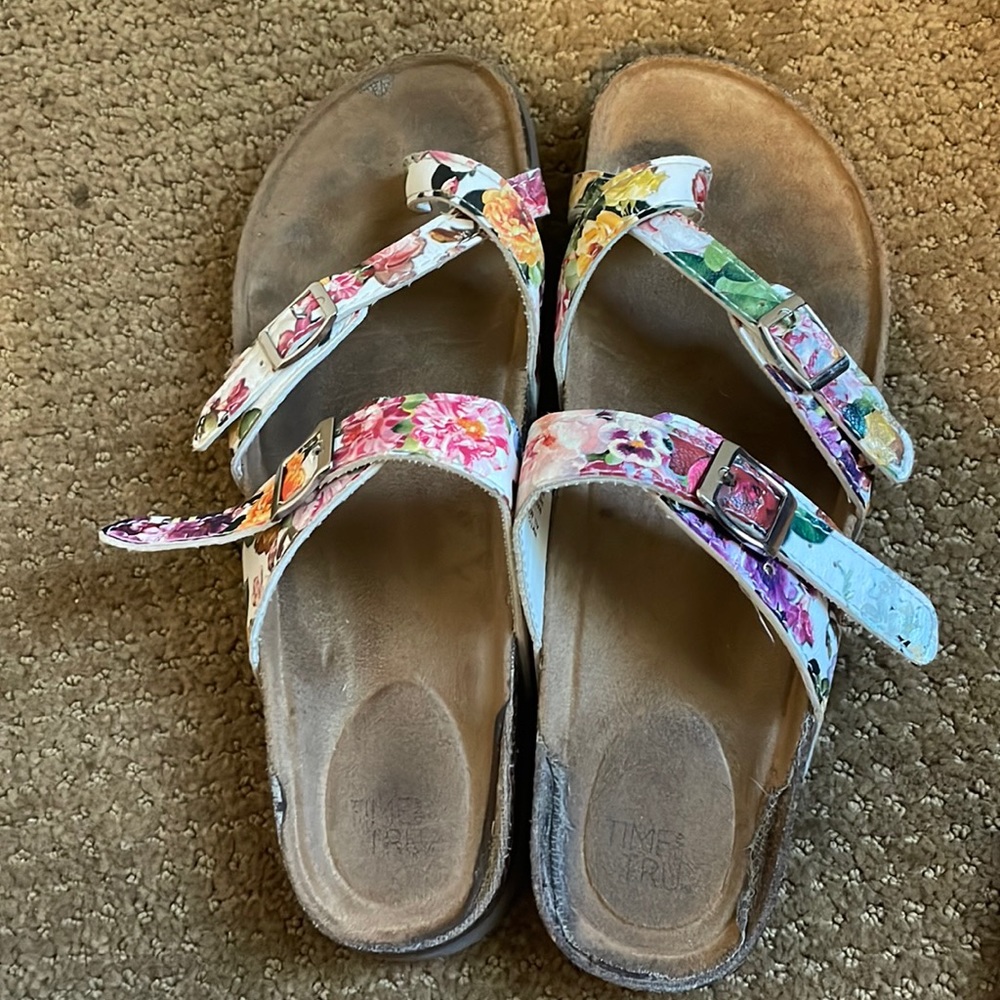 LOOKSLIKE BERKS SANDALS